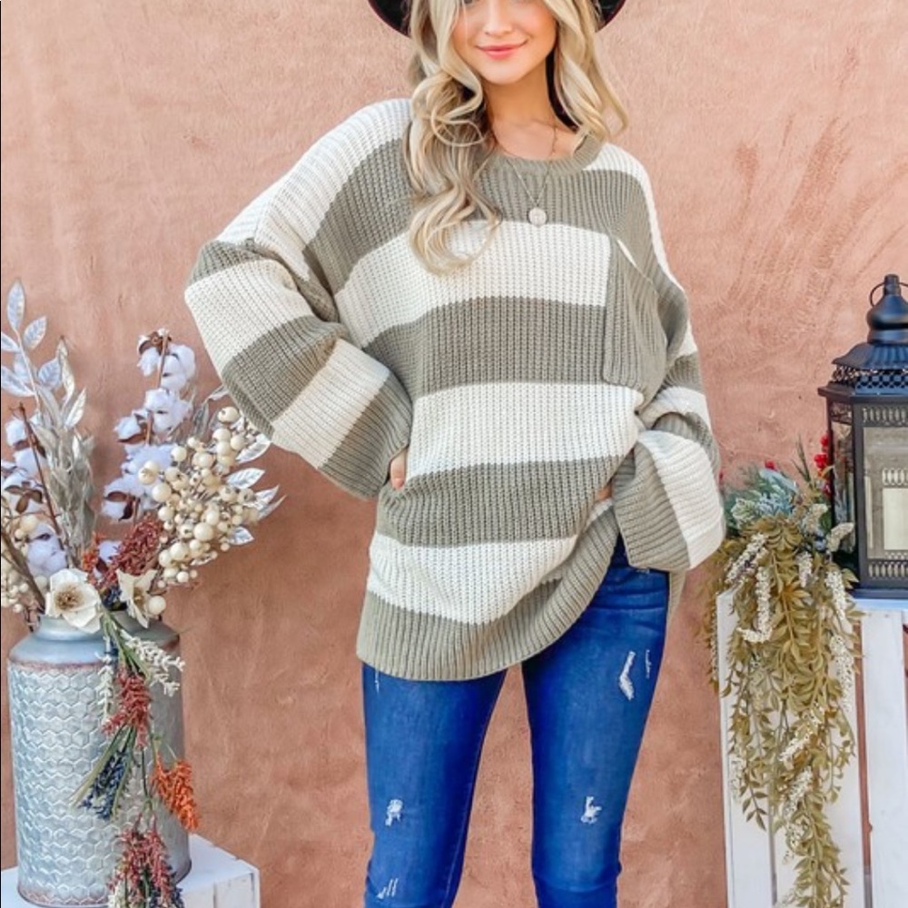 π NWT! Olive Striped Oversized Sweater - Picture 5 of 5